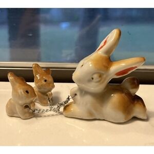 Vintage Set 3 Ceramic Bunnies Mother Rabbit w/ 2‎ Chained Baby Bunny Figurine